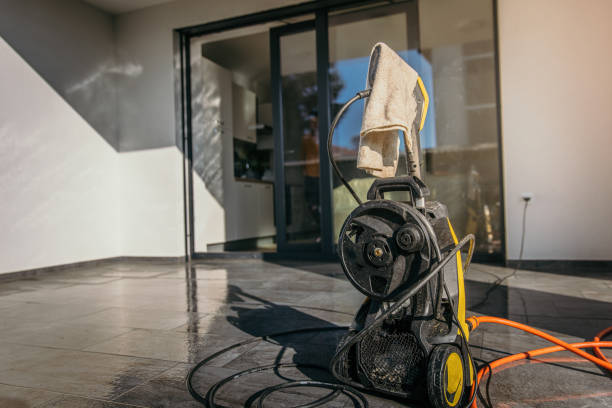 Best Driveway Cleaning and Restoration in Little Chute, WI